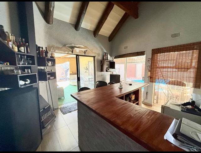 4 BEDROOM HOUSE FOR SALE IN FLORA GARDENS